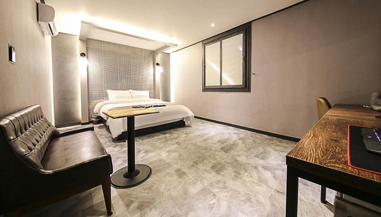 Hotel Parfe Cheonan Extérieur photo